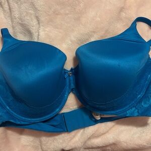 ⭐️ victoria’s Secret blue bra 38D